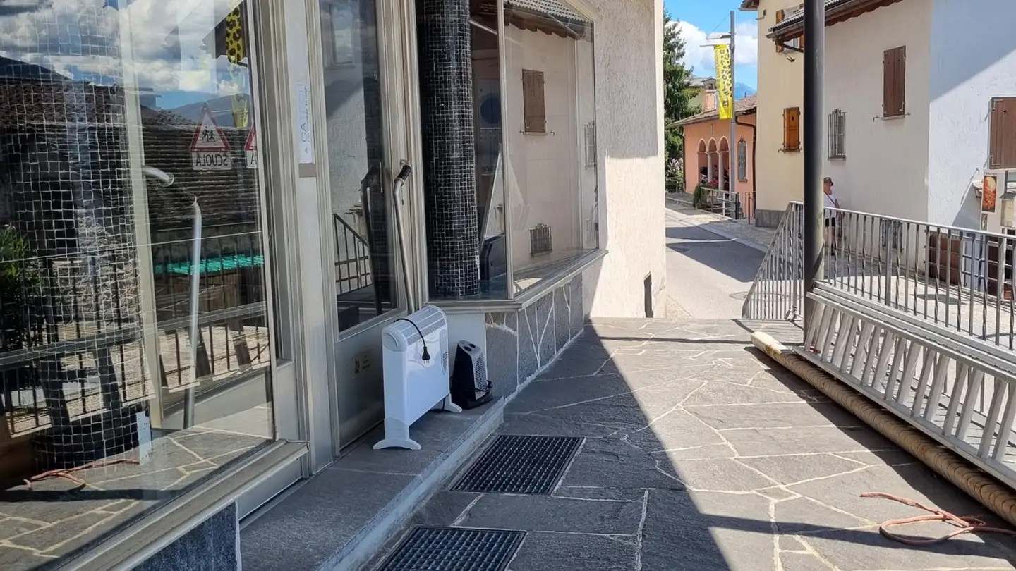 Spazio ufficio in affitto - Via Orselina 4, 6645 Brione sopra Minusio - Photo 4