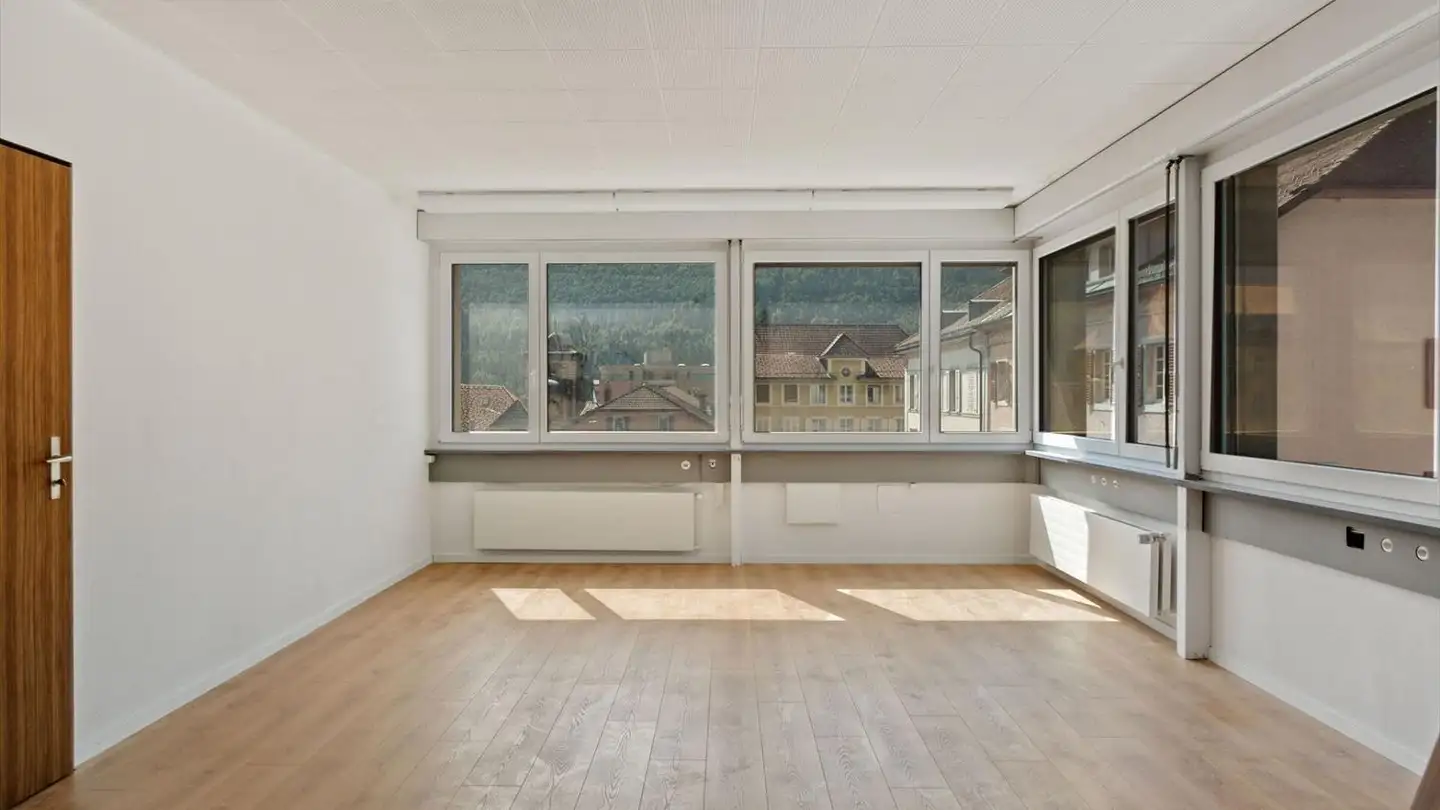 Spazio ufficio in affitto - Place Du Marché 5, 2610 St-Imier - Photo 4