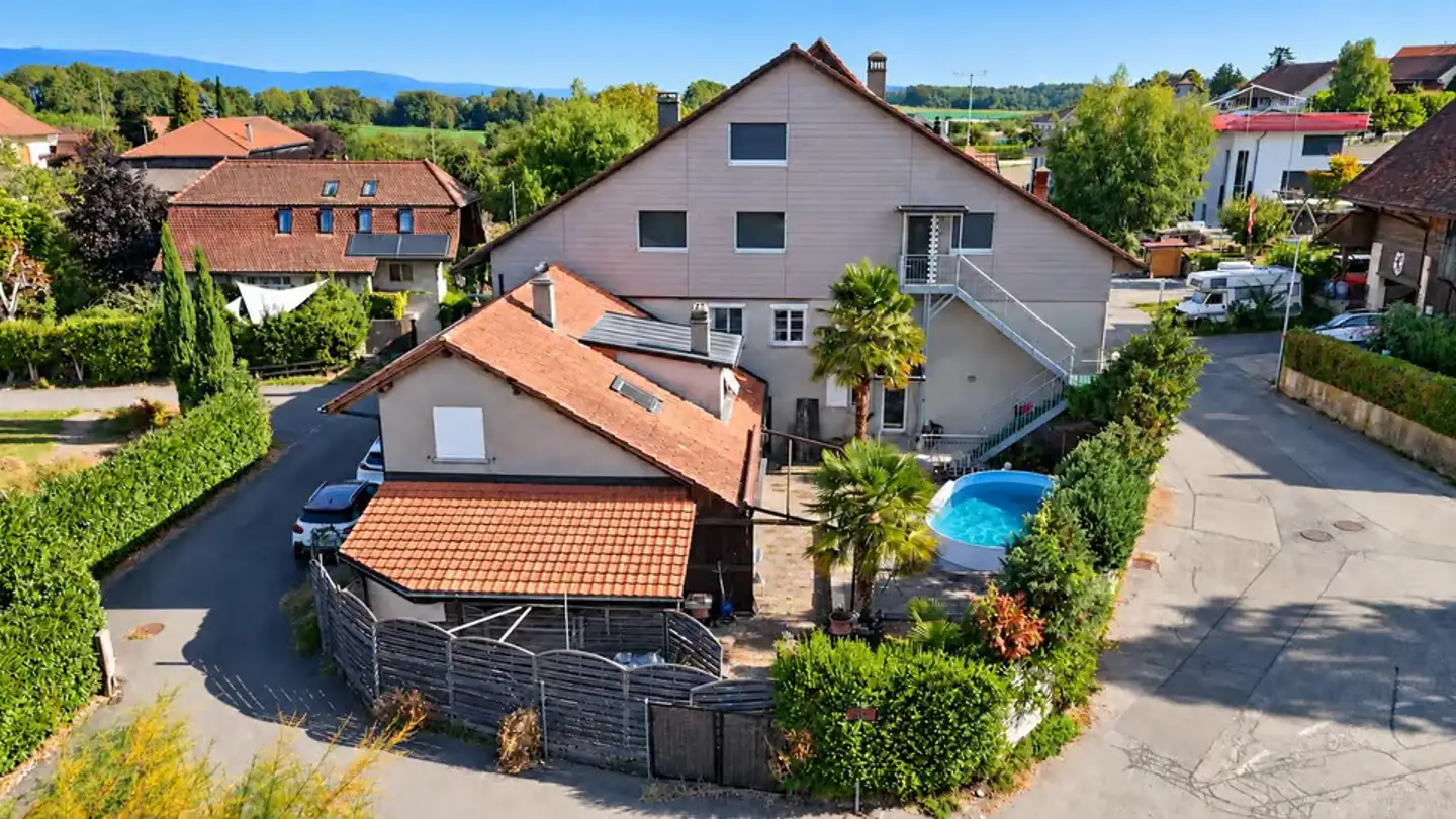 Edificio residenziale in vendita - 1545 Chevroux - Foto 2