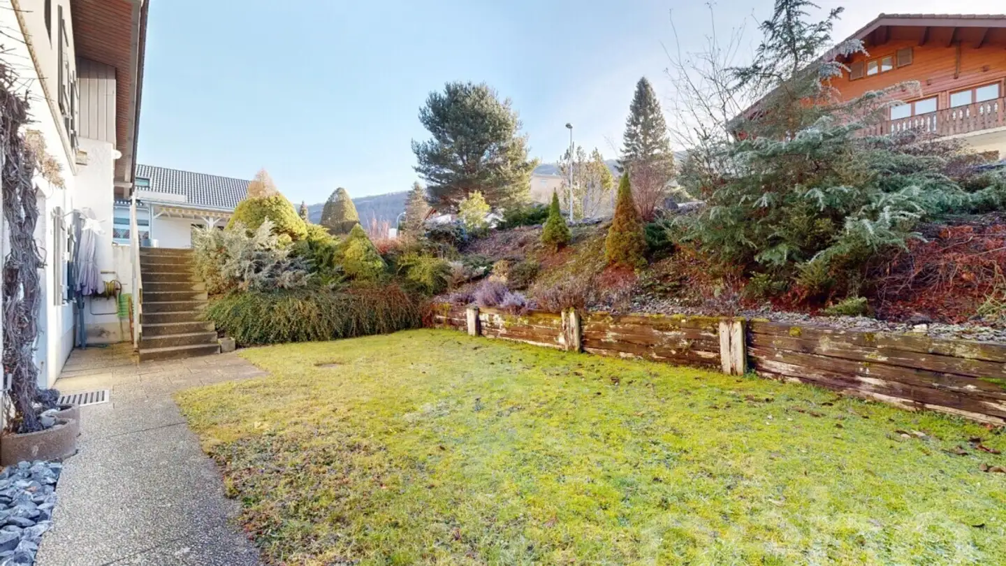 Single house for sale - 2738 Court - Photo 2