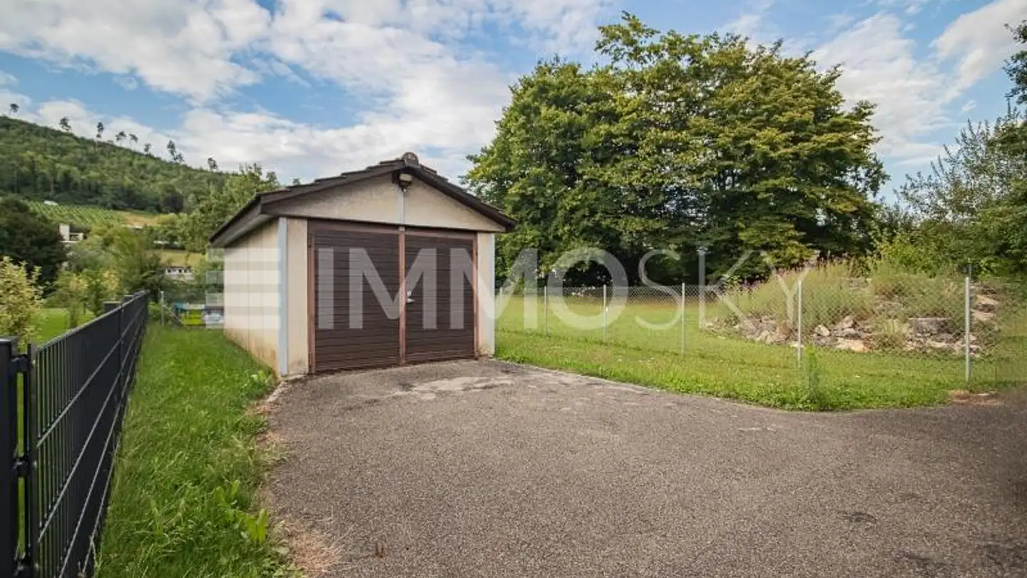 Constructible plot for sale - 4222 Zwingen