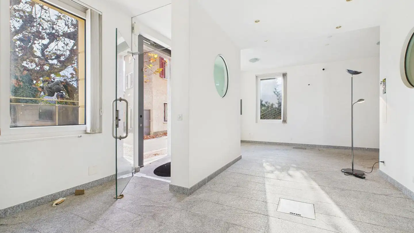 Office space for sale - 6927 Agra