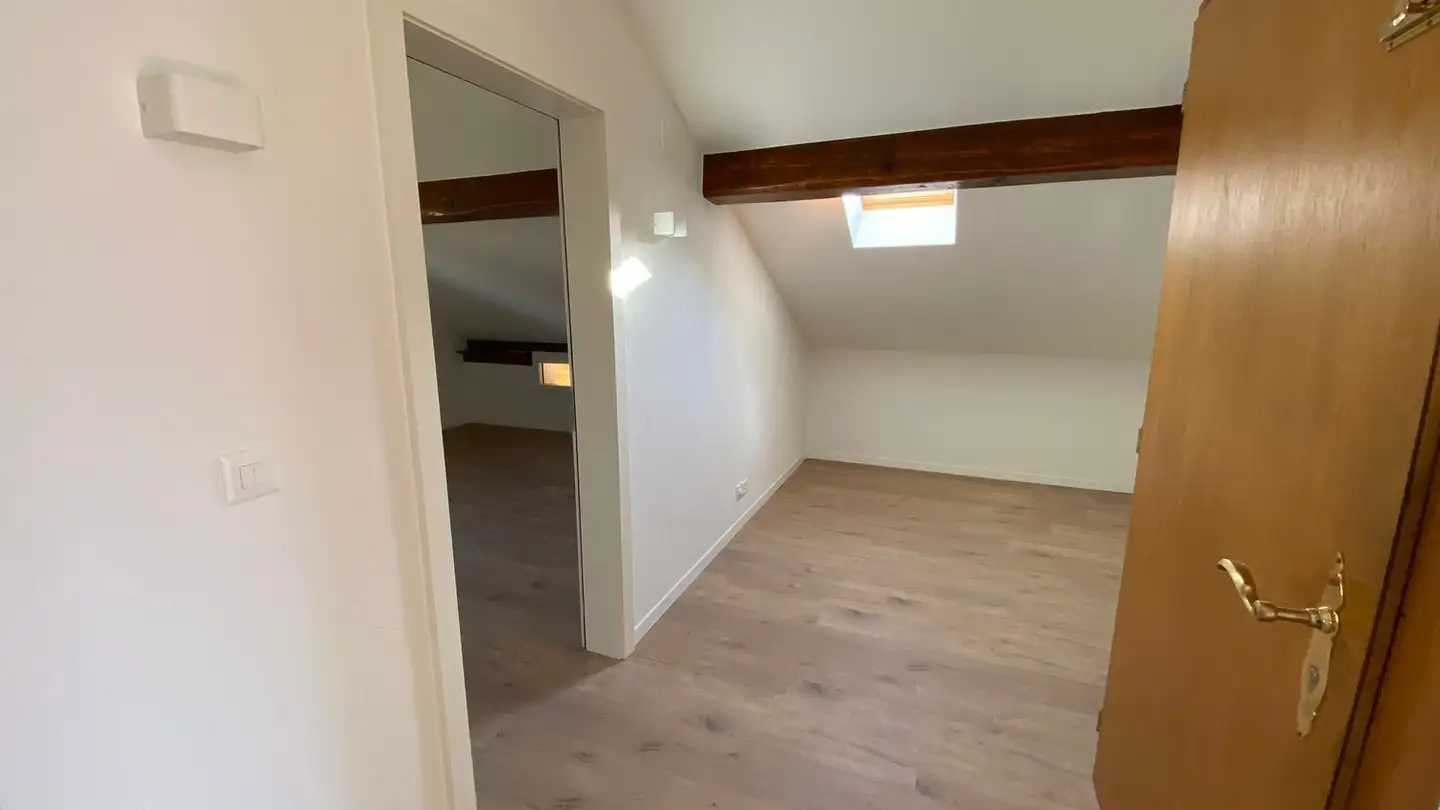 Dachgeschosswohnung mieten - Chemin de la Scie 4, 1853 Yvorne - Foto 3