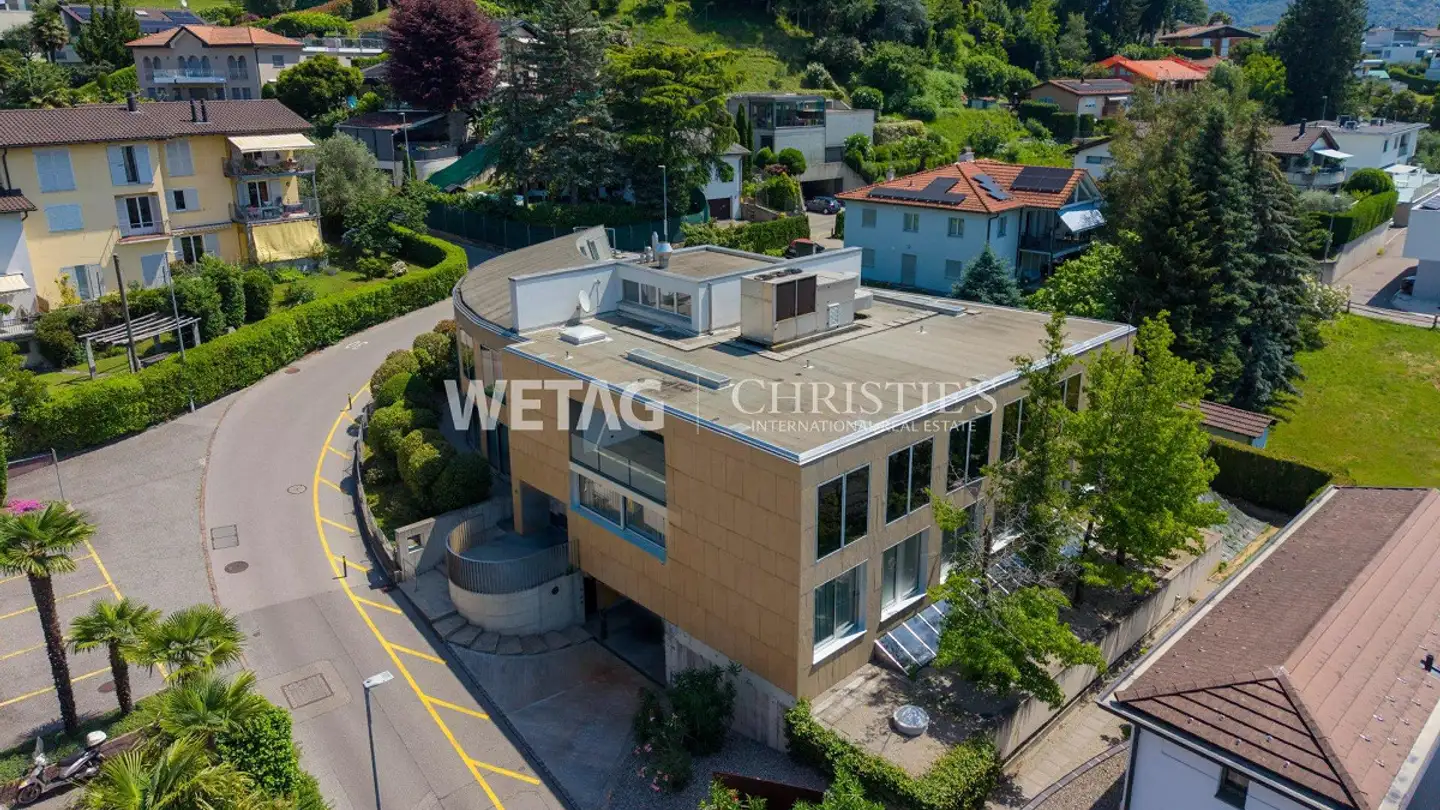 Apartment for sale - 6949 Comano