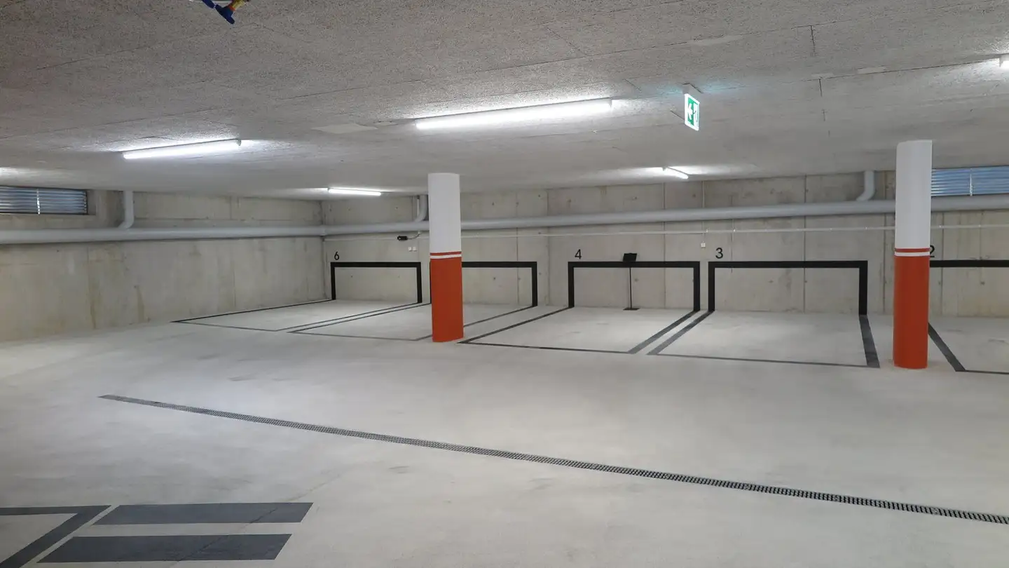 Underground parking space for rent - Deuberrainweg 8, 8807 Freienbach