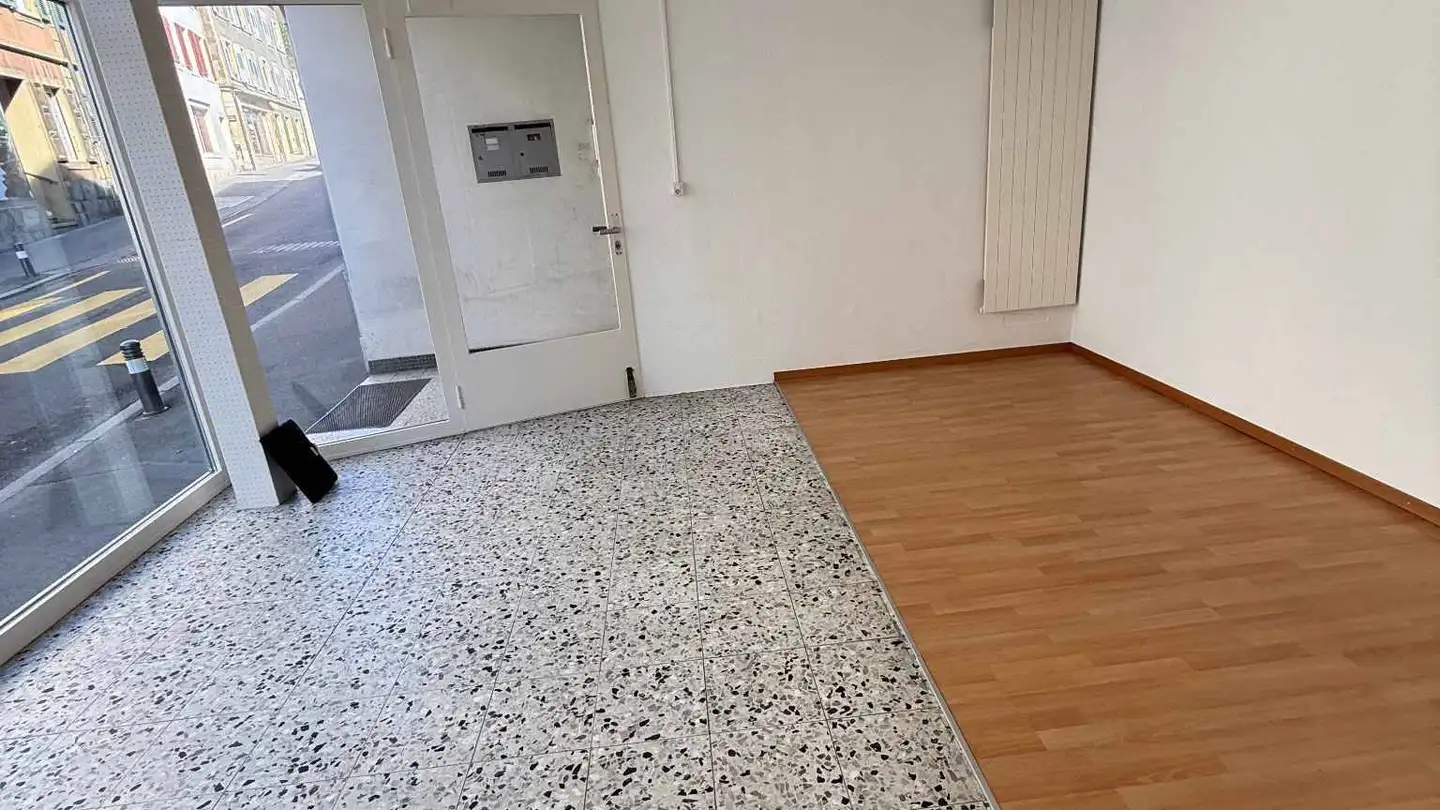 Spazio ufficio in affitto - 1422 Grandson