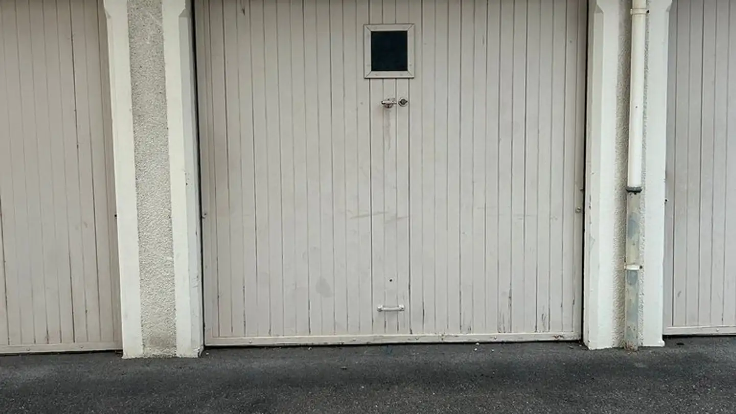 Garage for rent - Avenue Frédéric-César-De-La-Harpe 20, 1007 Lausanne