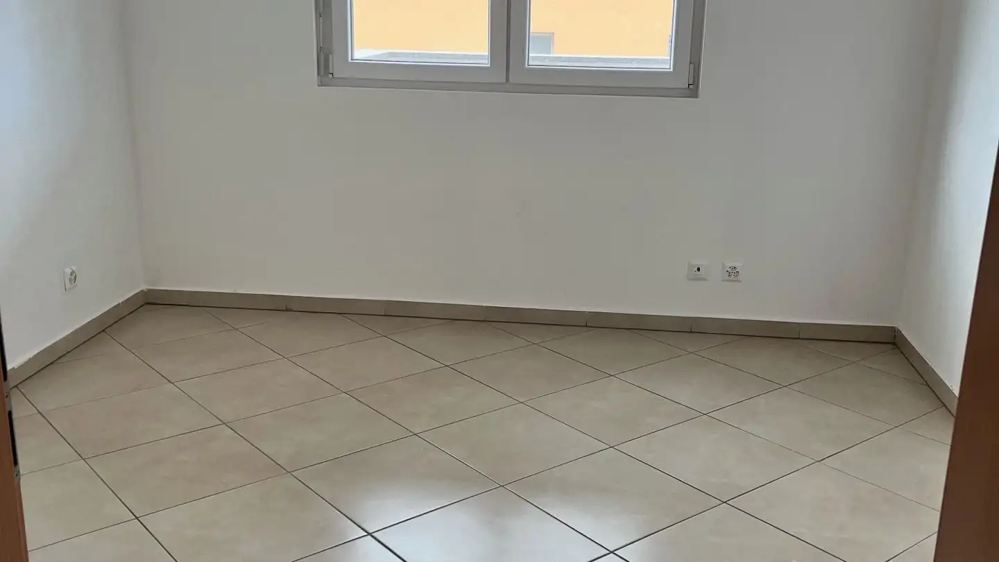 Appartement à louer - 6517 Arbedo - Photo 3