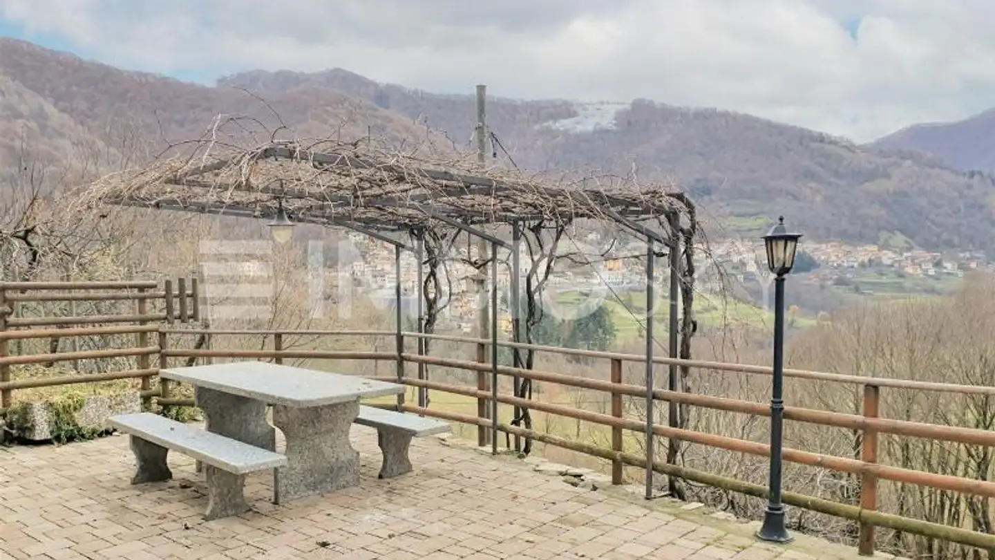 Single house for sale - 6838 Muggio