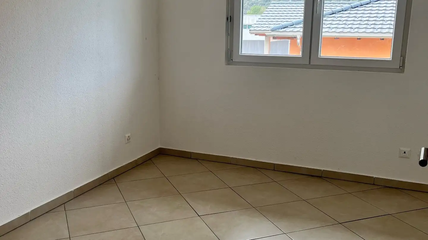 Appartement à louer - 6517 Arbedo - Photo 2