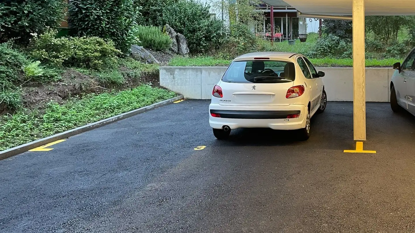 Place de parking couverte à louer - Rainackerstrasse 9, 4543 Deitingen - Photo 2