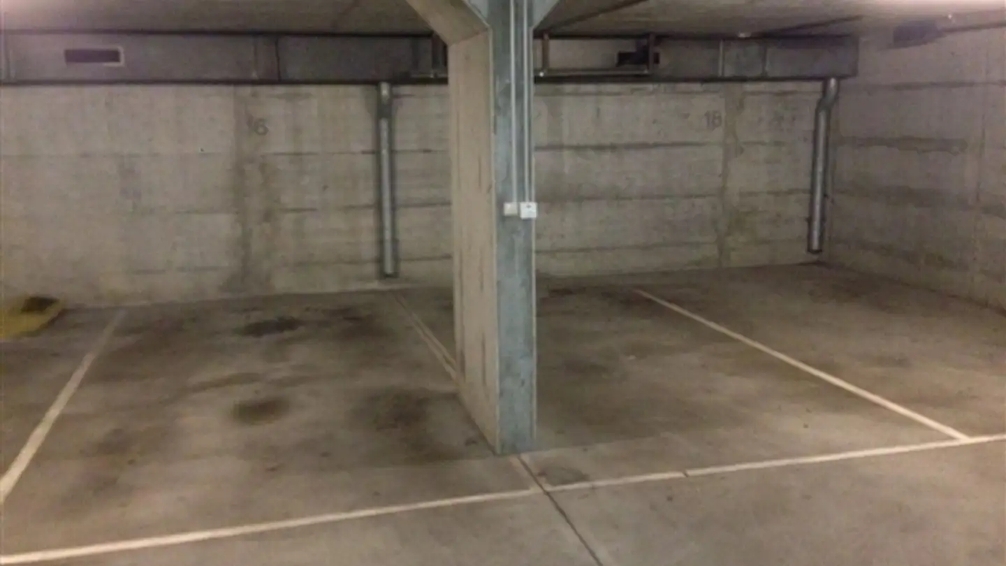Tiefgaragenstellplatz mieten - Hardstrasse 8, 4127 Birsfelden