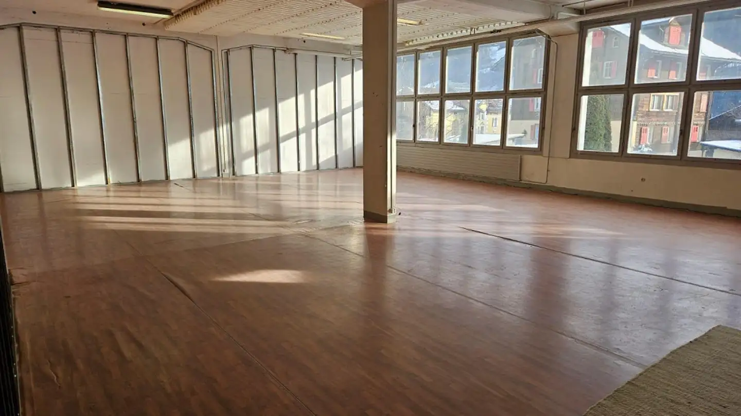 Commerciale in affitto - Via Fabrica 15, 7166 Trun - Photo 2