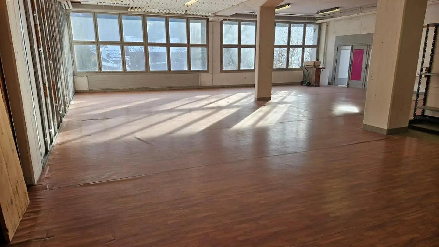 Commerciale in affitto - Via Fabrica 15, 7166 Trun - Photo 3