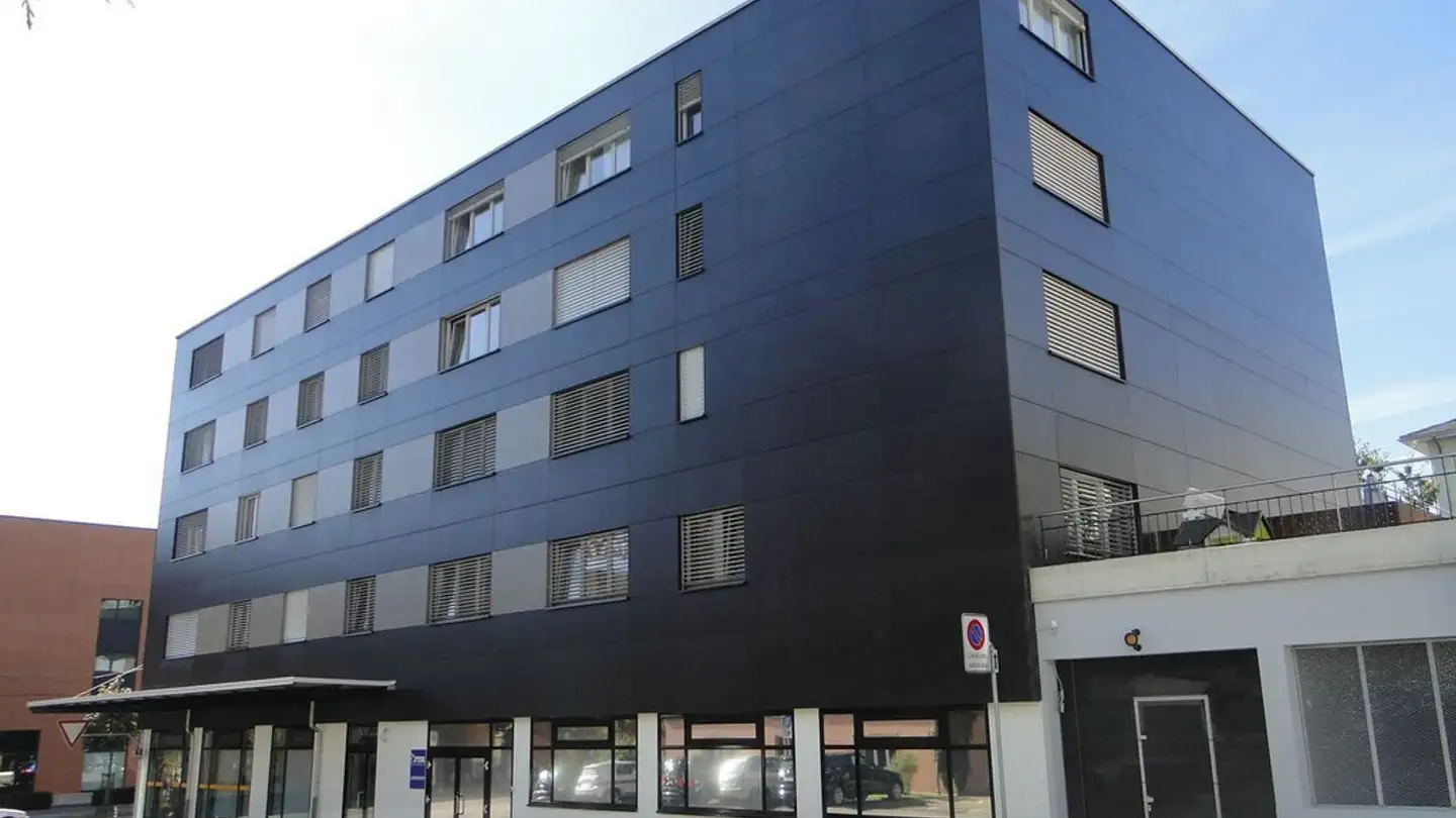 Indoor parking space for rent - Avenue Léopold-Robert 146, 2300 La Chaux-de-Fonds