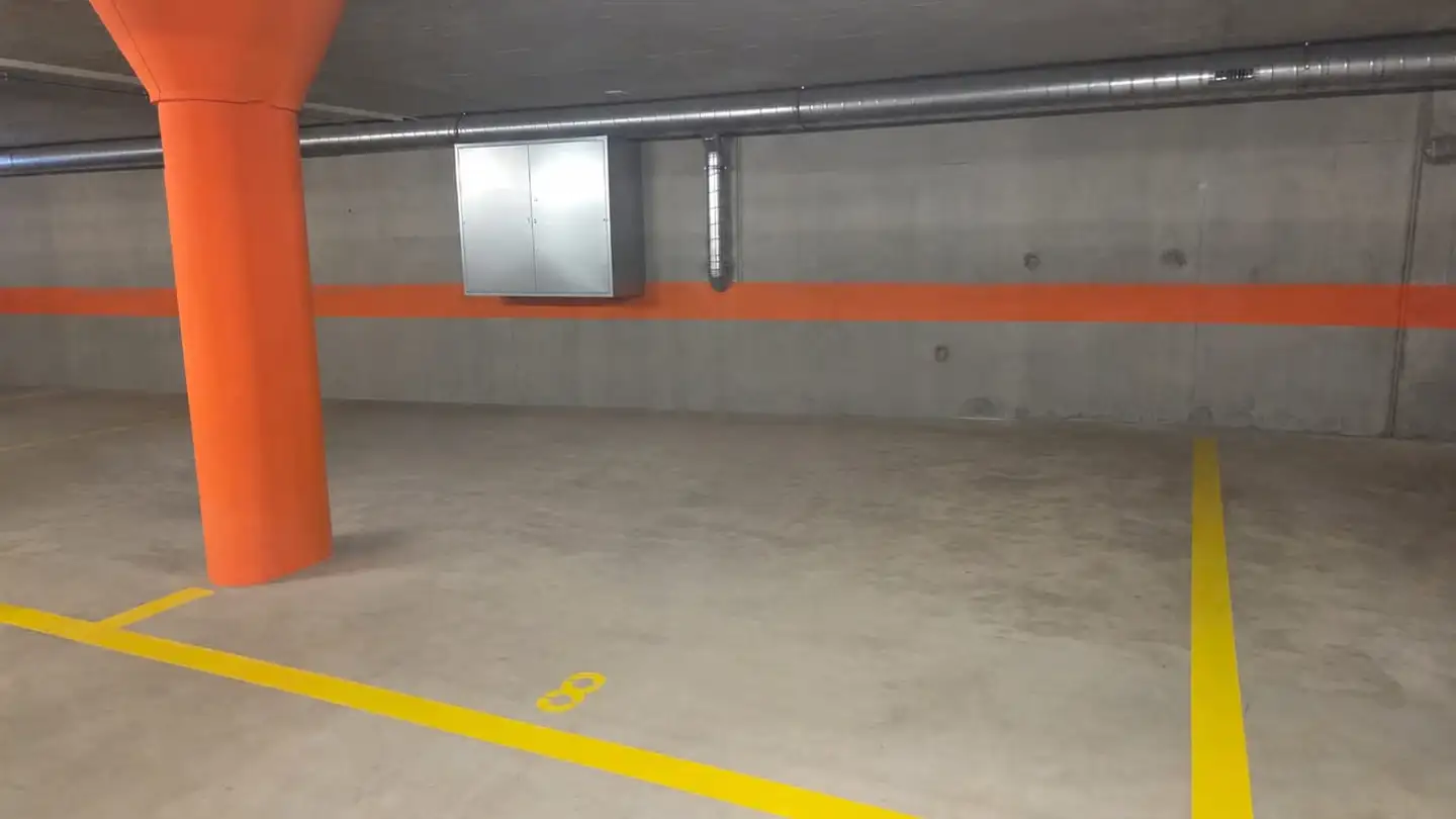 Parcheggio sotterraneo in affitto - Industriestrasse 3, 8855 Wangen SZ