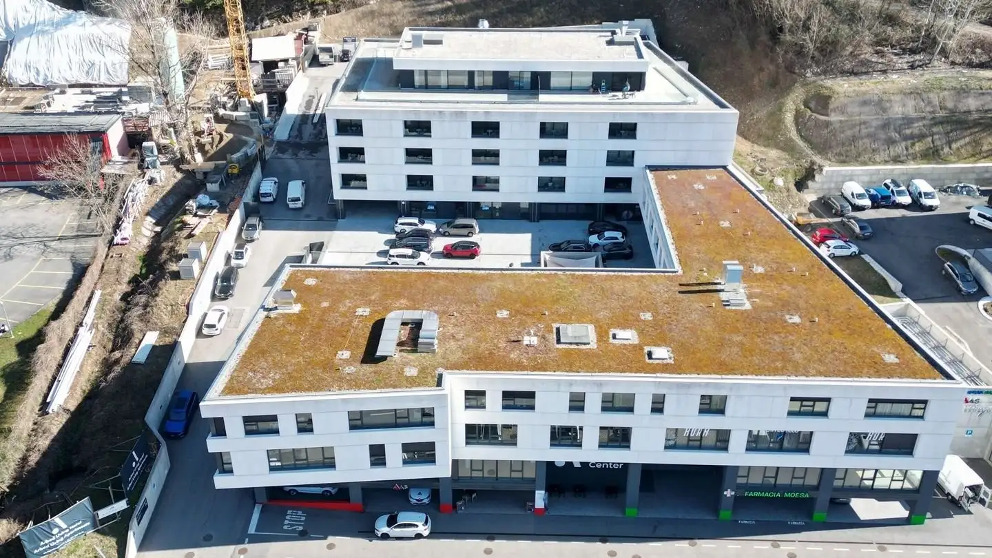 Commerciale in affitto - Via Stazione 24, 6532 Castione