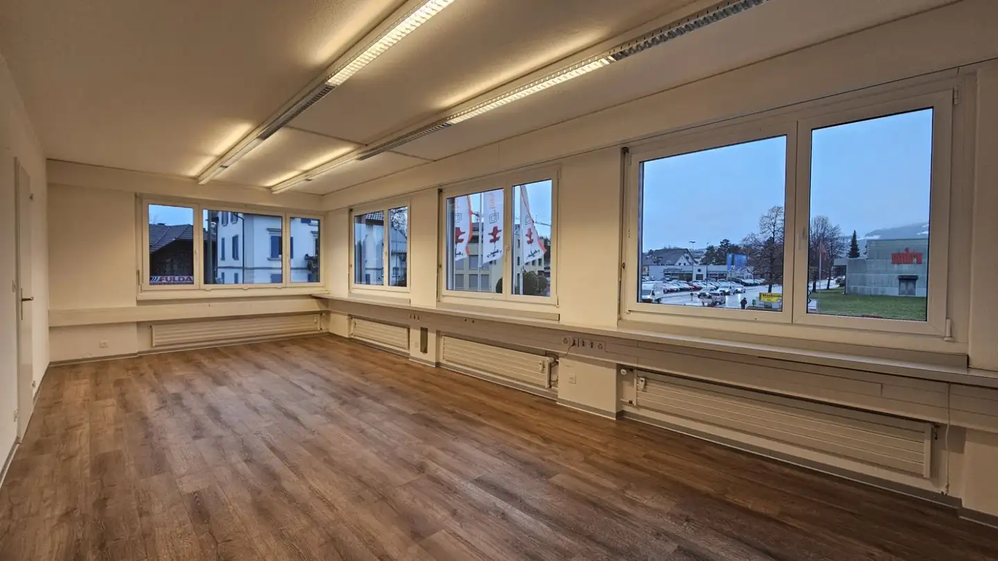 Bureau à louer - Eichwiesstrasse 2, 8630 Rüti ZH - Photo 2