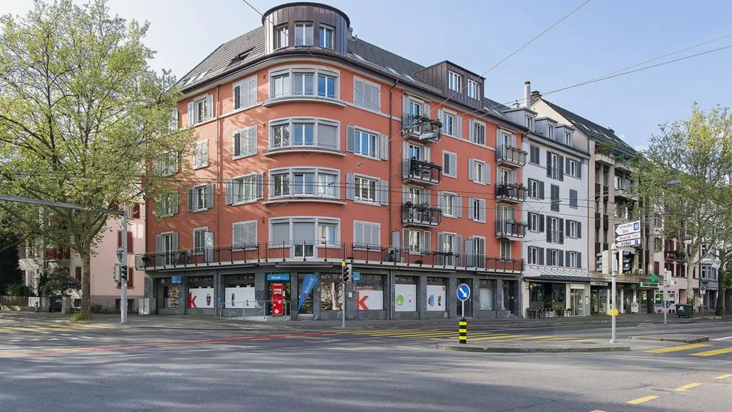 Place de parking extérieure à louer - Irchelstrasse, 8057 Zürich