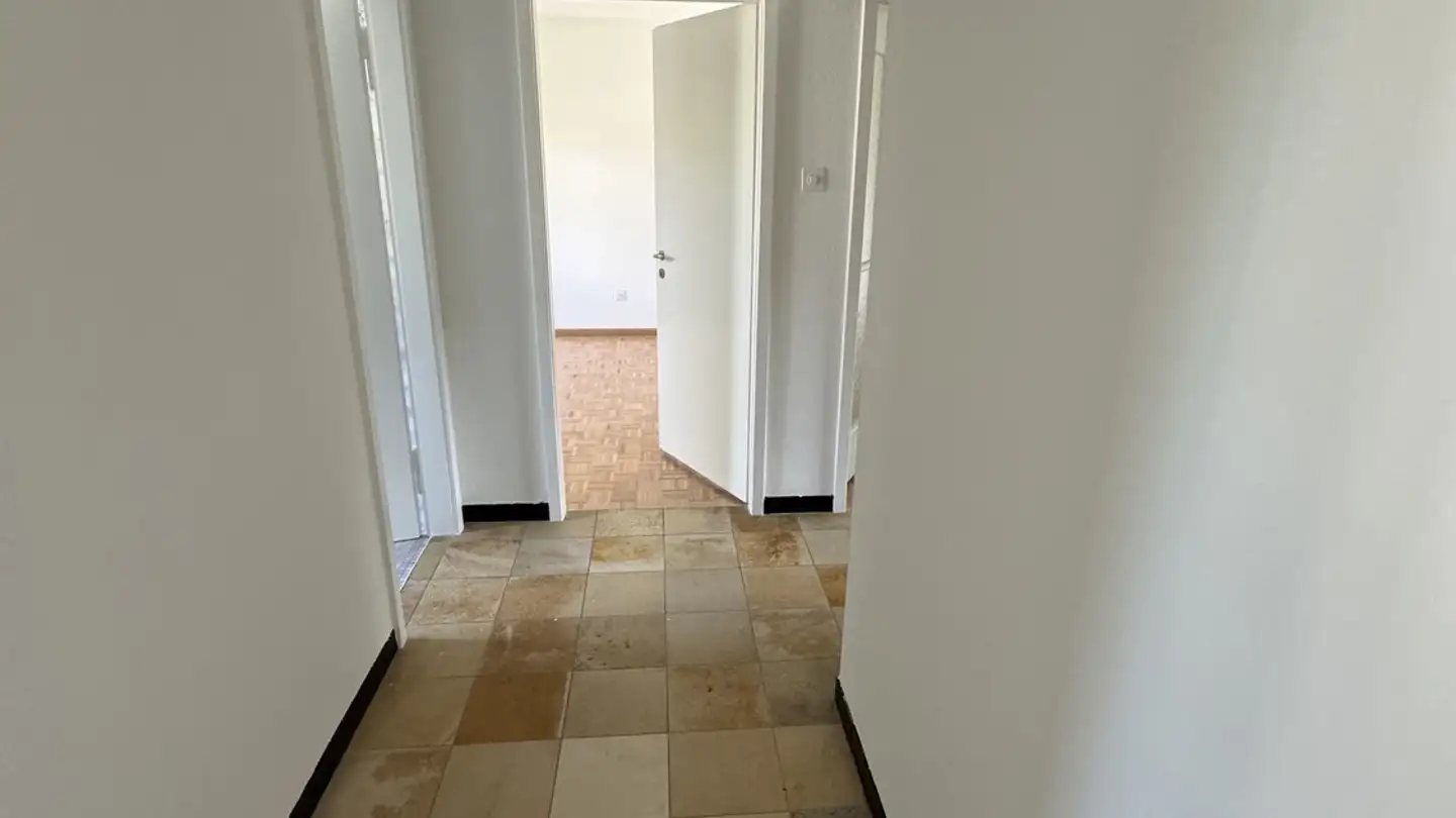 Apartment for rent - Helfenbergstrasse 12, 4059 Basel - Photo 2