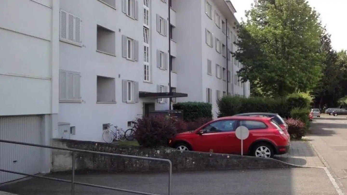 Überdachter Motorradparkplatz mieten - Bachstrasse 95, 5000 Aarau