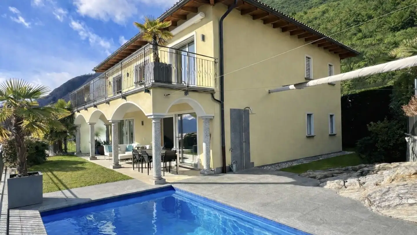 Casa bifamiliare in vendita - Via Brione, 6648 Minusio