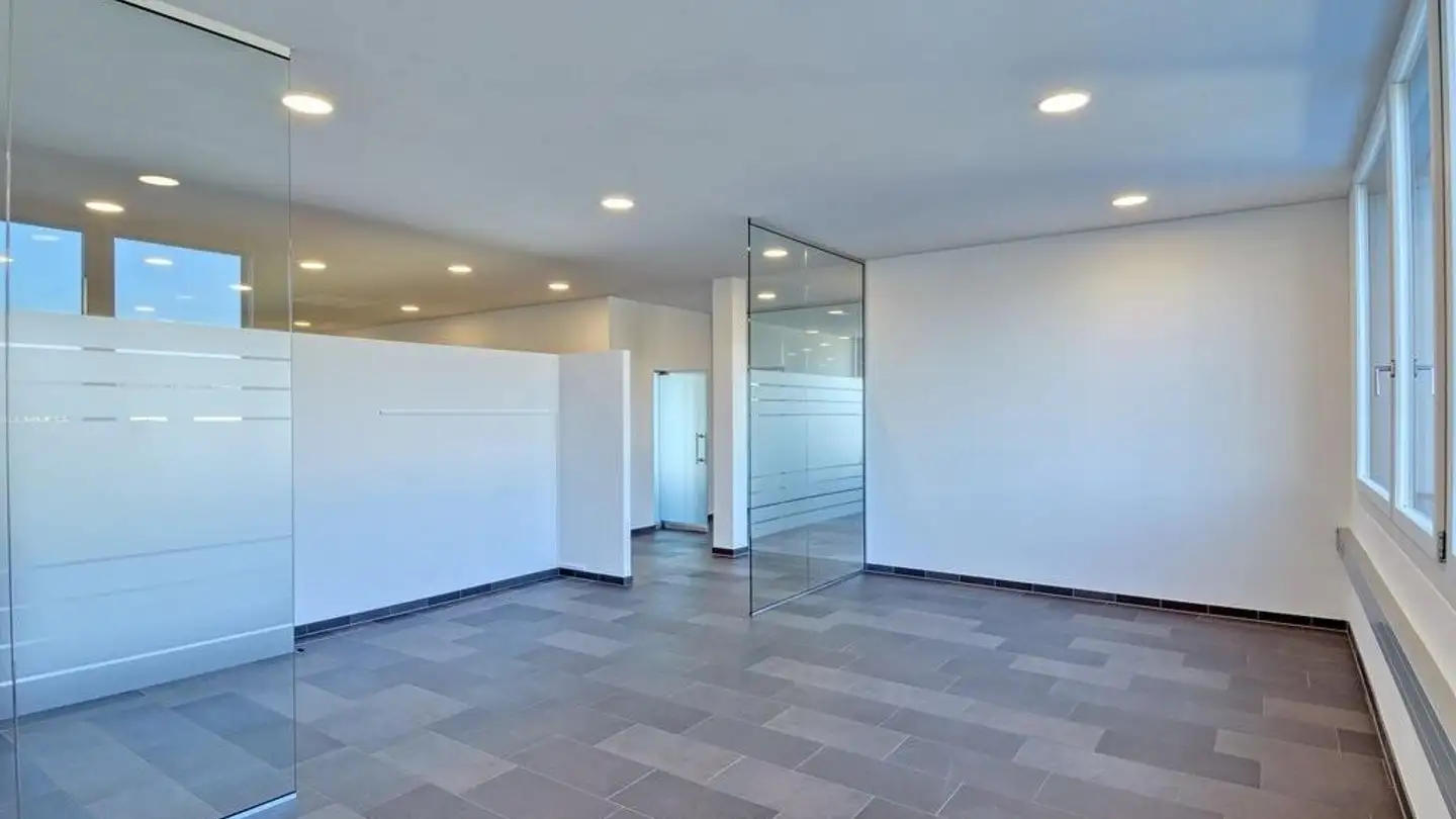 Bureau à louer - Industriepark 11, 8610 Uster - Photo 3
