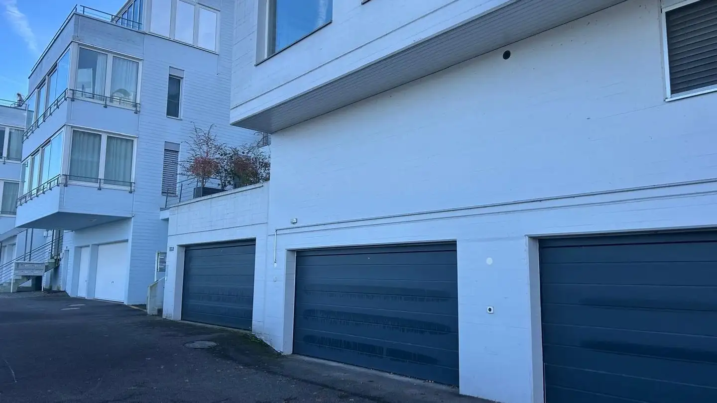 Place de parking souterraine à vendre - Seestrasse 32C, 8806 Bäch SZ