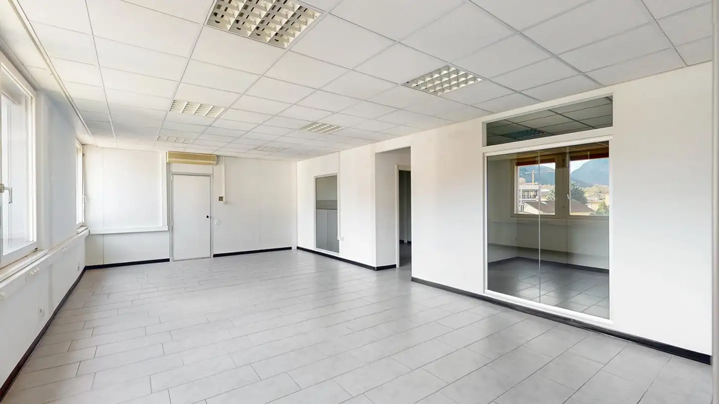 Spazio ufficio in affitto - Via Cantonale 24, 6802 Rivera