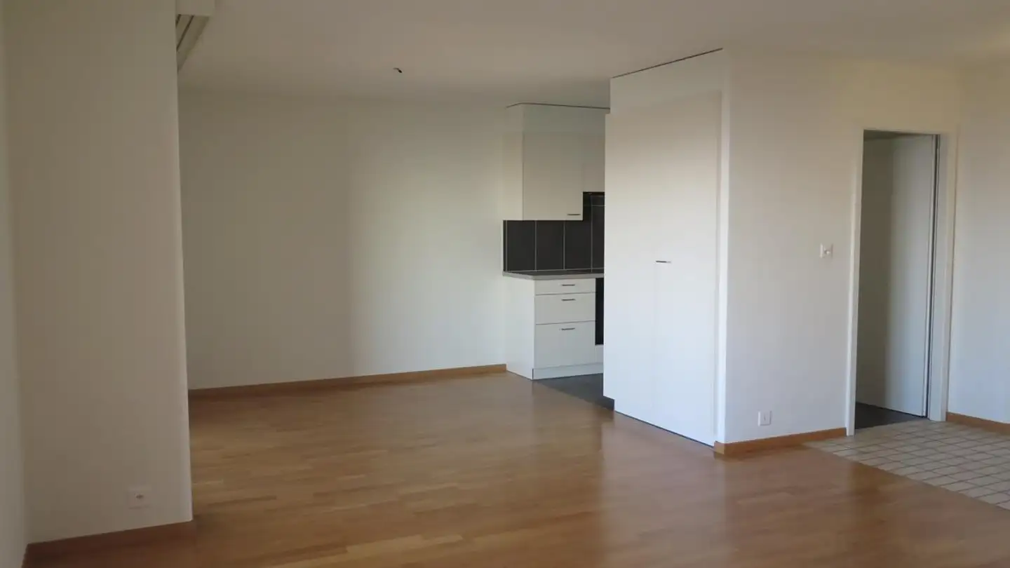 Appartamento in affitto - Rue Denis-De-Rougemont 24, 2000 Neuchâtel - Foto 4