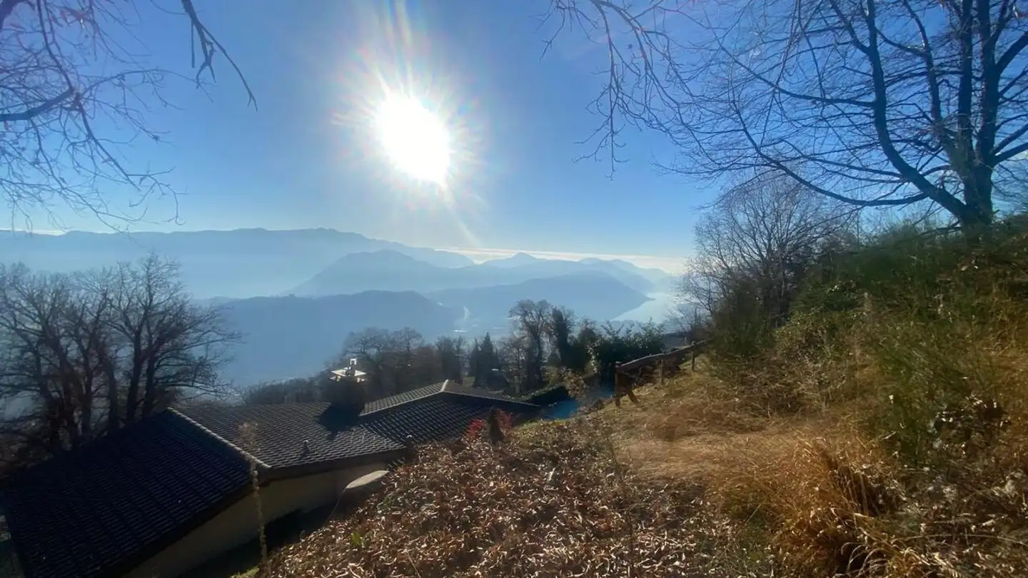 Constructible plot for sale - 6936 Cademario