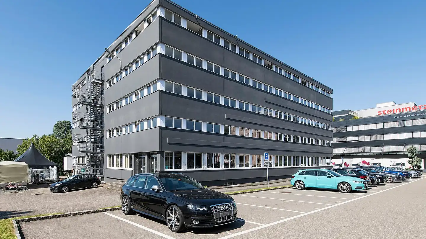 Immeuble industriel à louer - Hölzliwisenstrasse 3, 8604 Volketswil
