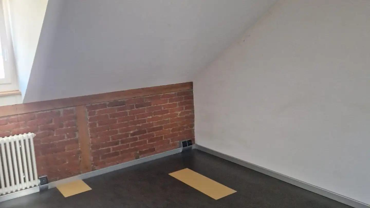 Dachgeschosswohnung mieten - Oberdorfstrasse 2, 4934 Madiswil - Foto 2