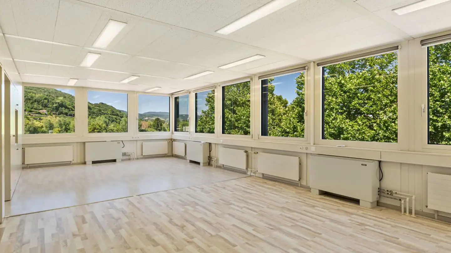 Spazio ufficio in affitto - Route De Soleure 12, 2072 St-Blaise