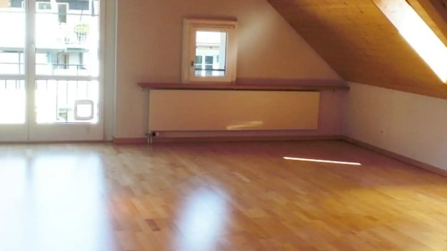 Attic flat for rent - Breitenmattstrasse 29a, 8196 Wil ZH - Photo 4
