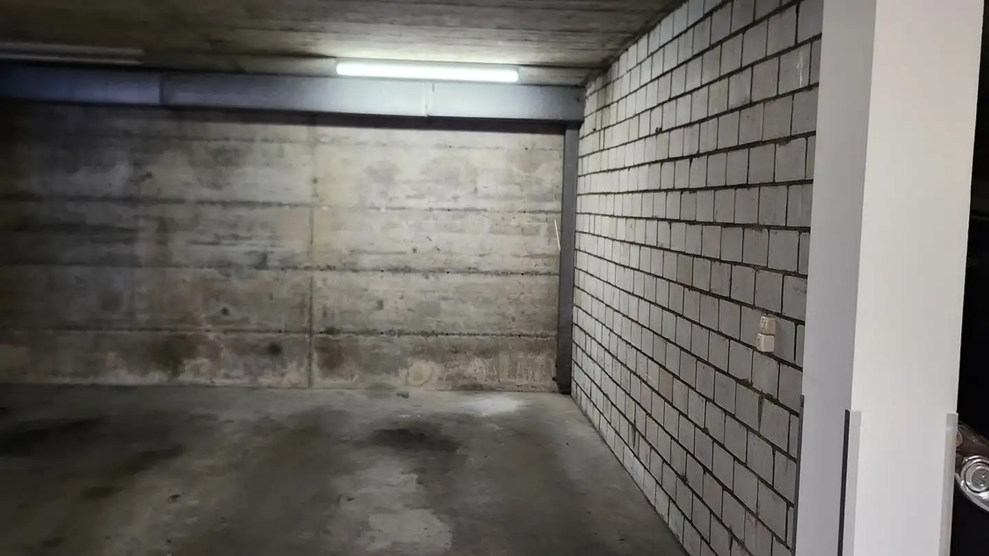 Single garage for rent - Aeschstrasse 18, 8834 Schindellegi