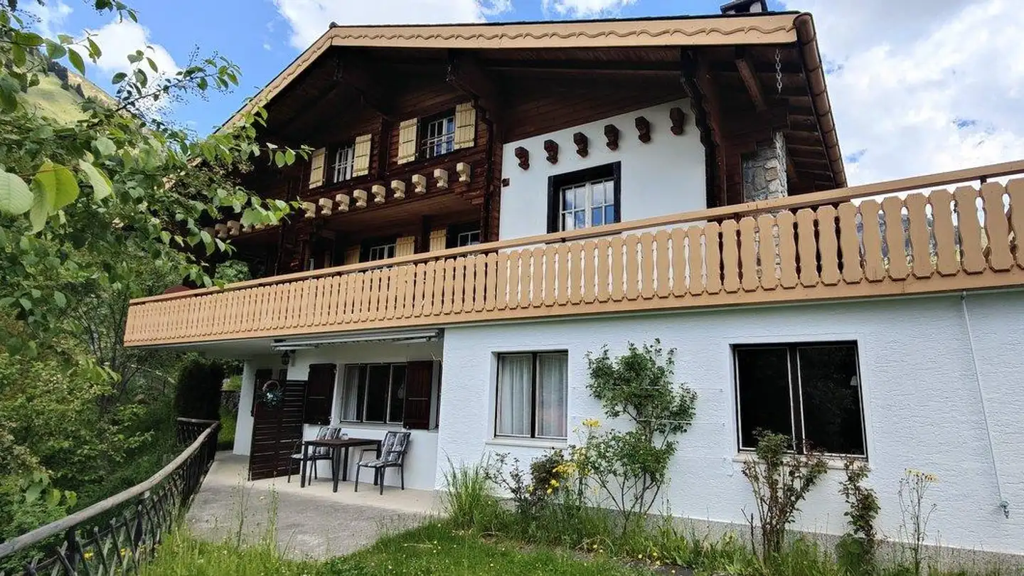 Mehrfamilienhaus kaufen - 7188 Sedrun