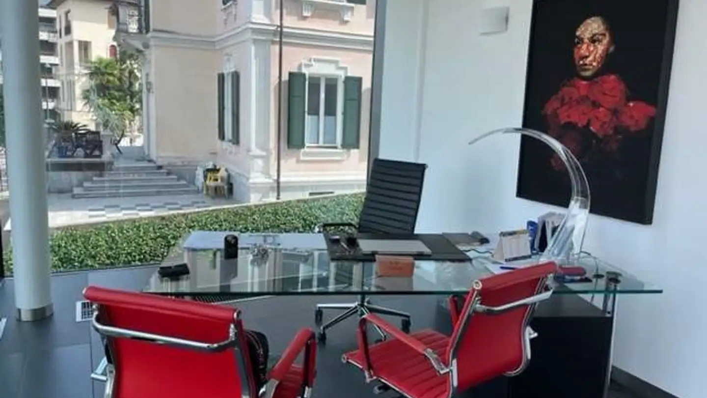 Office space for sale - 6900 Paradiso