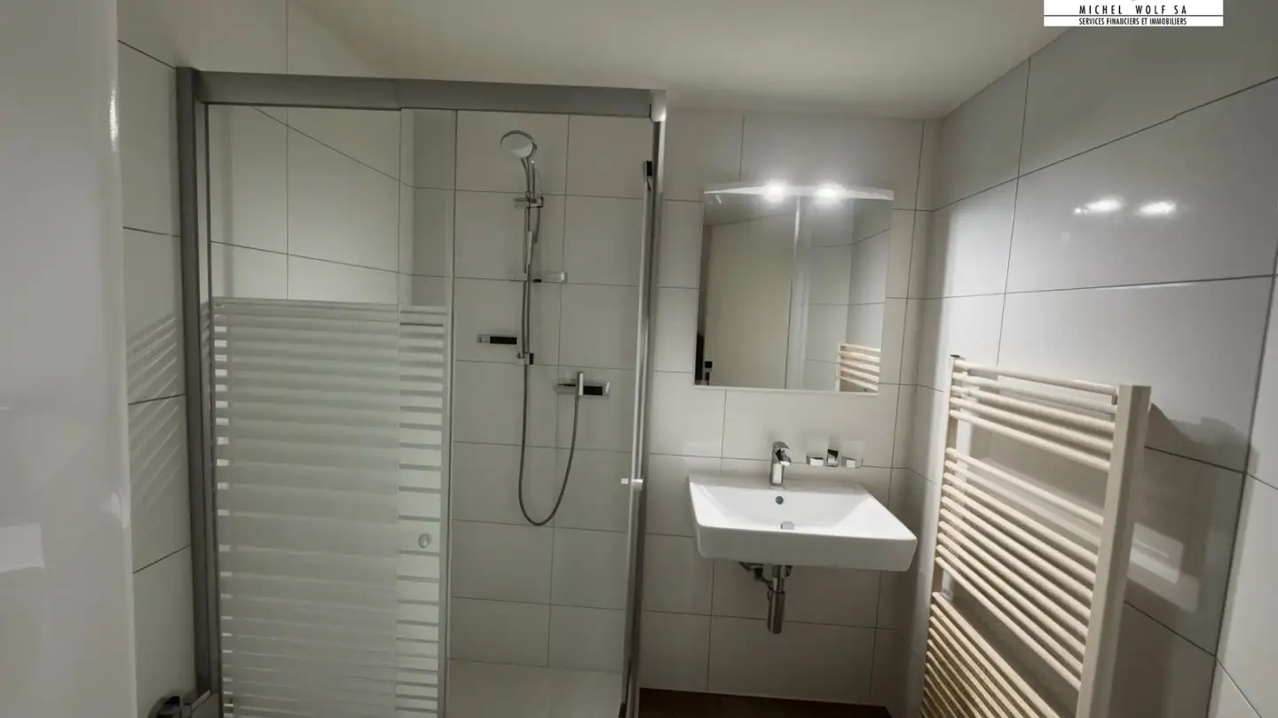 Wohnung mieten - Place De La Collégiale, 2042 Valangin - Foto 4