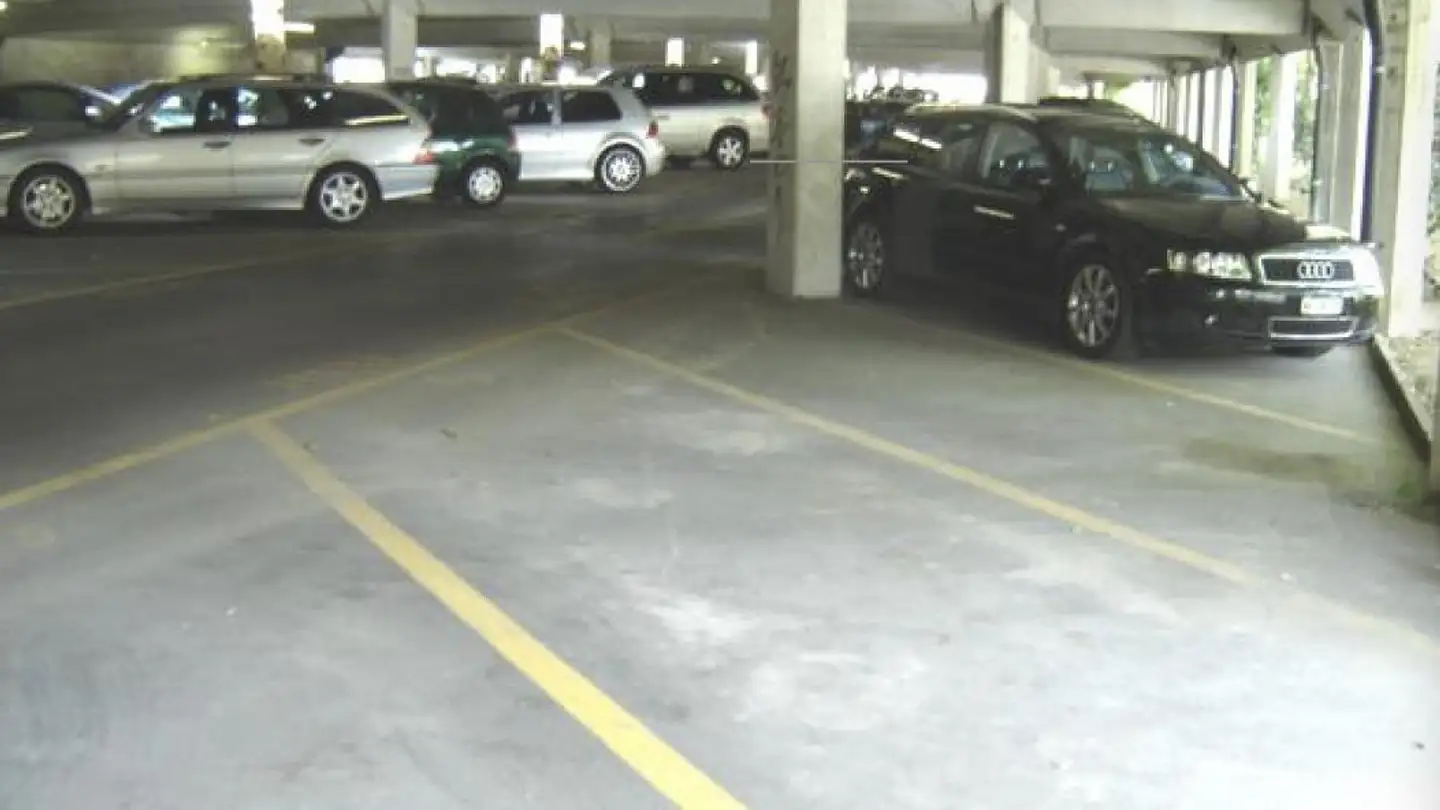 Parcheggio sotterraneo in affitto - Flösserstrasse 7, 5000 Aarau - Photo 2
