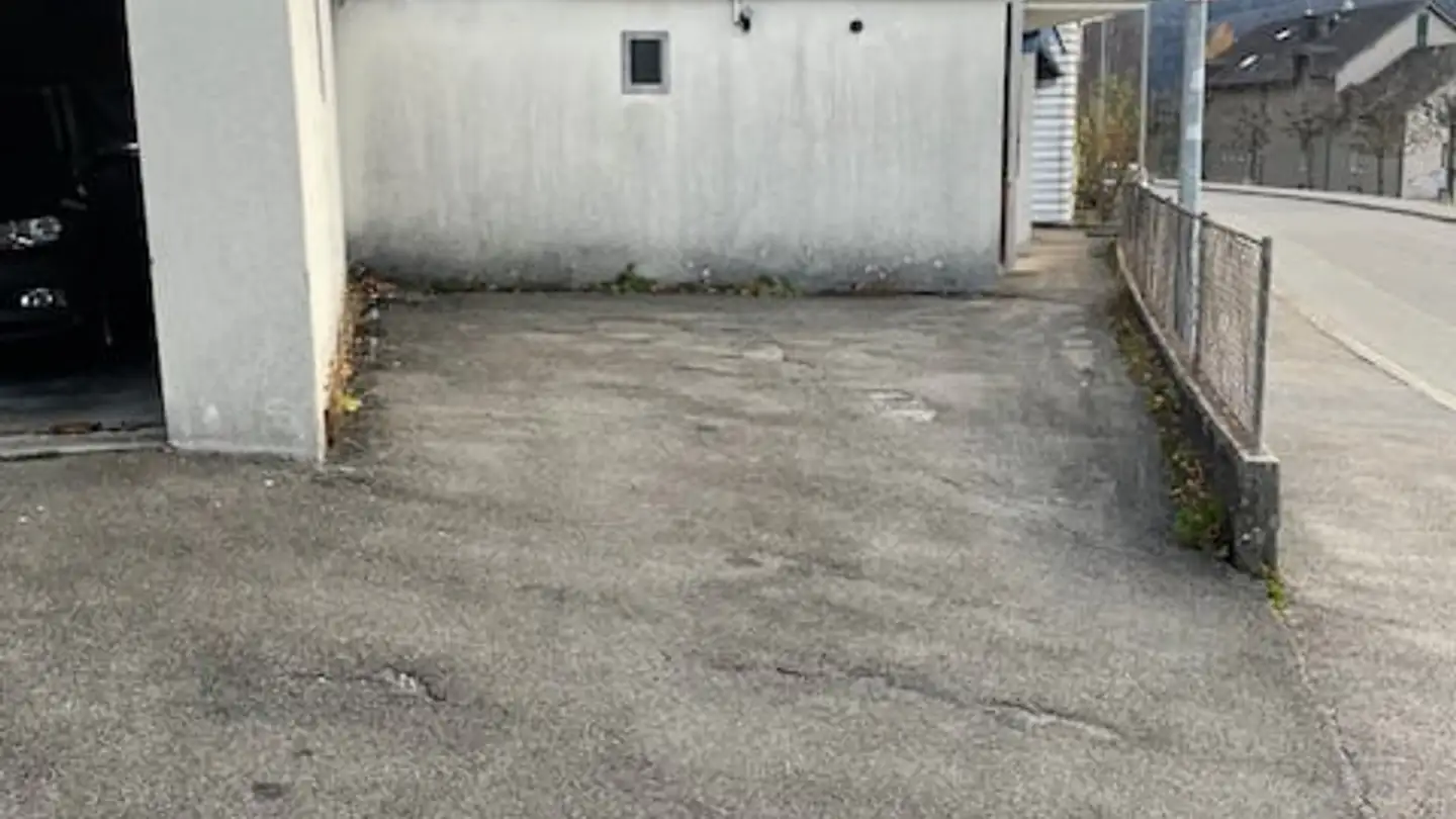 Outdoor parking space for rent - Rue De La Clef 35, 2610 St-Imier