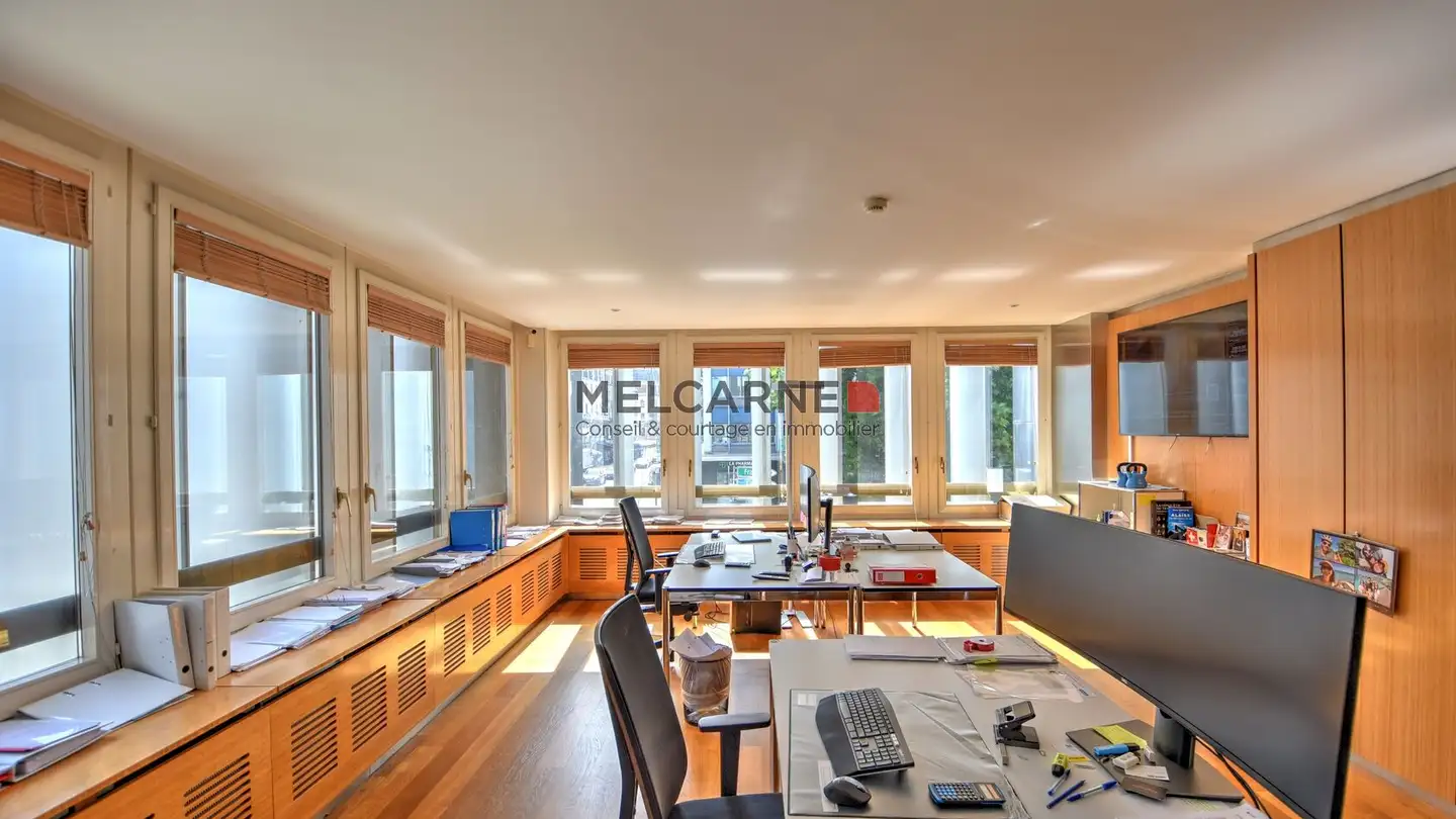 Mixed-use building for rent - Rue Du Rhône 65, 1204 Genève