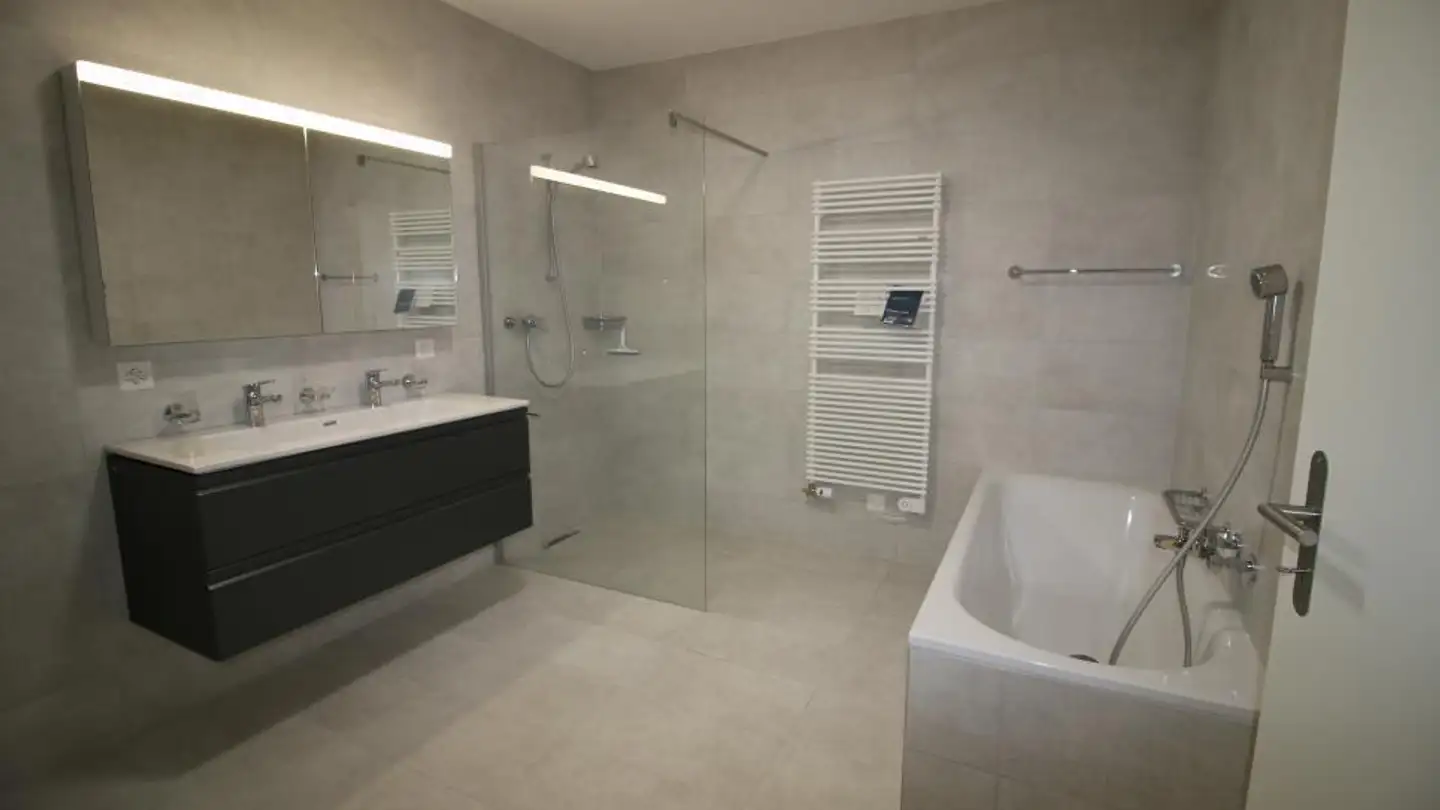 Appartamento in affitto - Place Du 23-Juin, 2362 Montfaucon - Photo 4