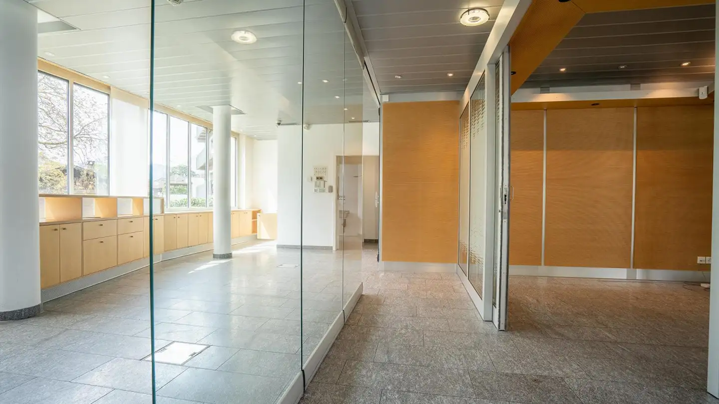 Commercial for rent - Dorfstrasse 2, 6072 Sachseln - Photo 2