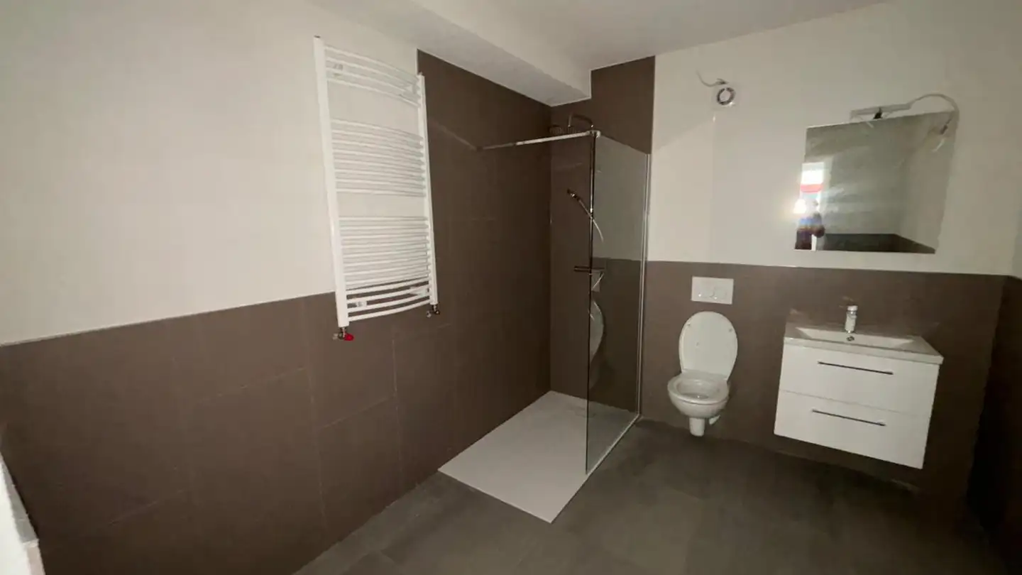 Commercial for rent - Langenthalstrasse 1, 4912 Aarwangen - Photo 2