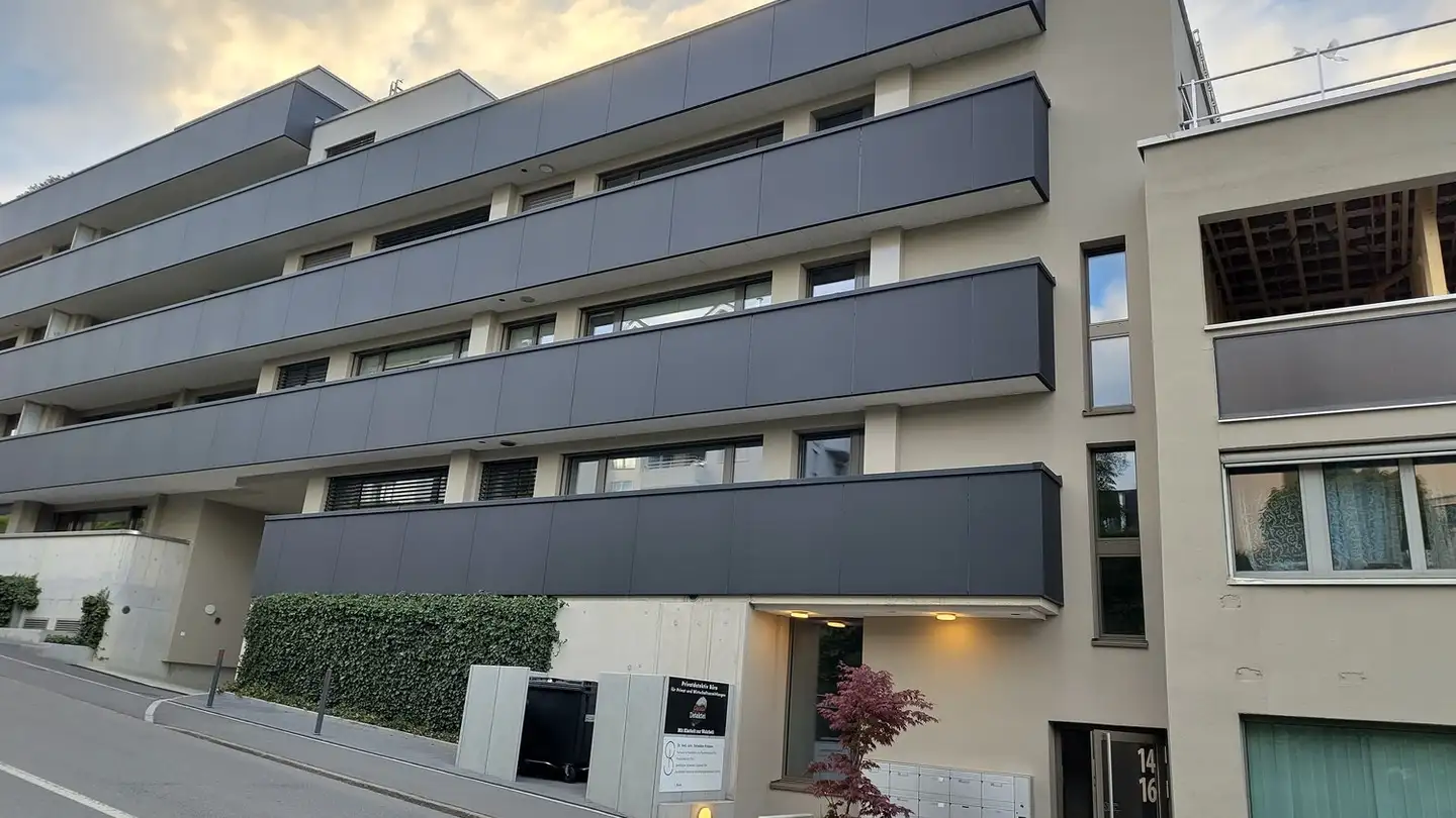 Mixed-use building for rent - Schindellegistrasse 16, 8808 Pfäffikon SZ