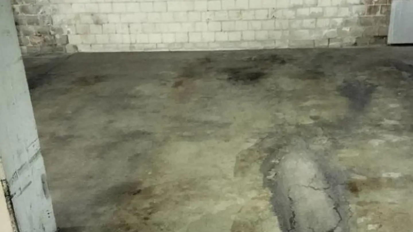 Outdoor parking space for rent - Bahnhofstrasse 34, 8112 Otelfingen