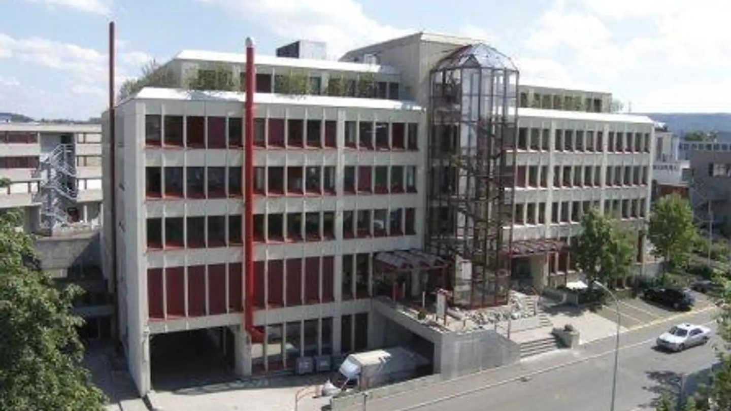 Mischgenutztes Gebäude mieten - Cherstrasse 4, 8152 Glattbrugg