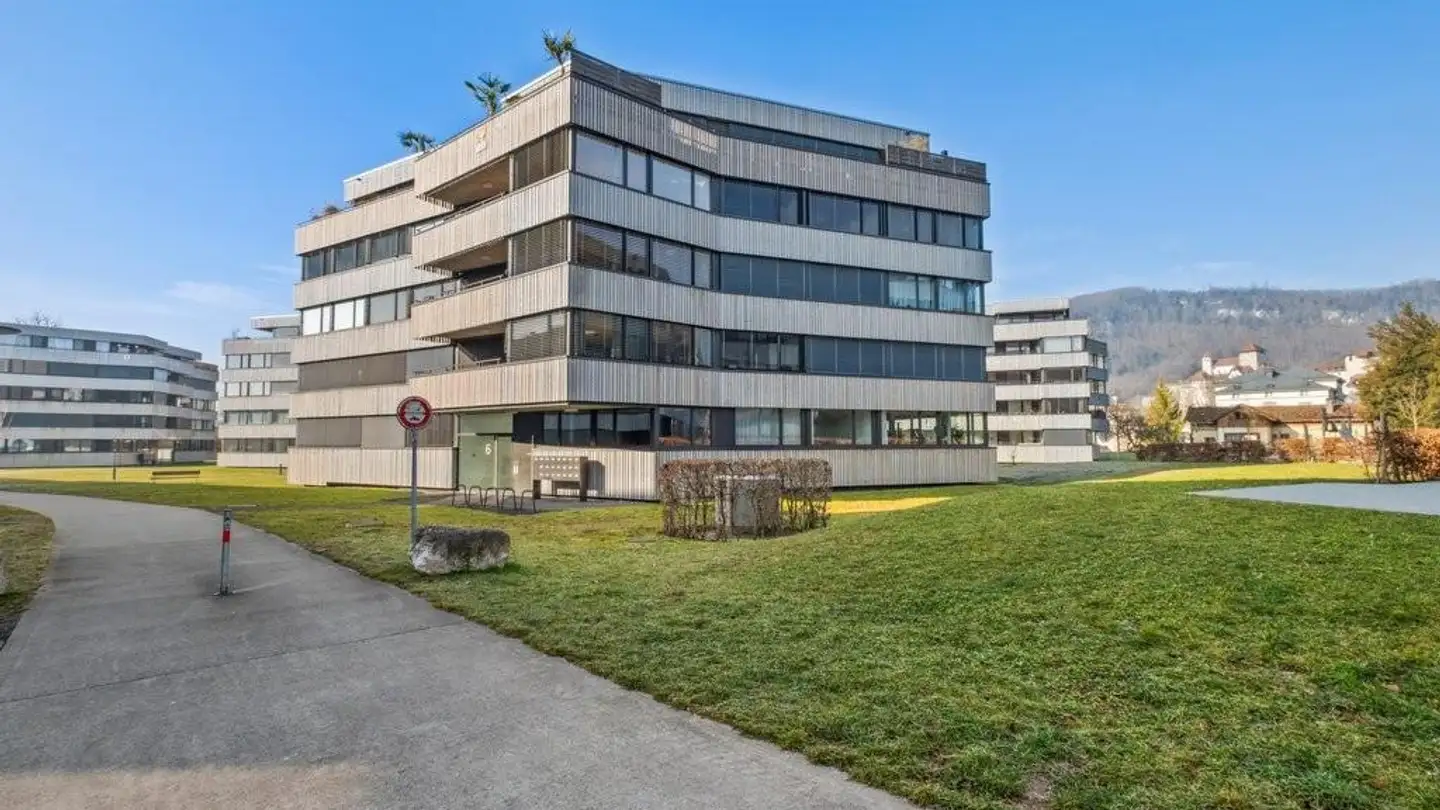 Überdachter Motorradparkplatz mieten - Strickereistrasse 6, 4663 Aarburg