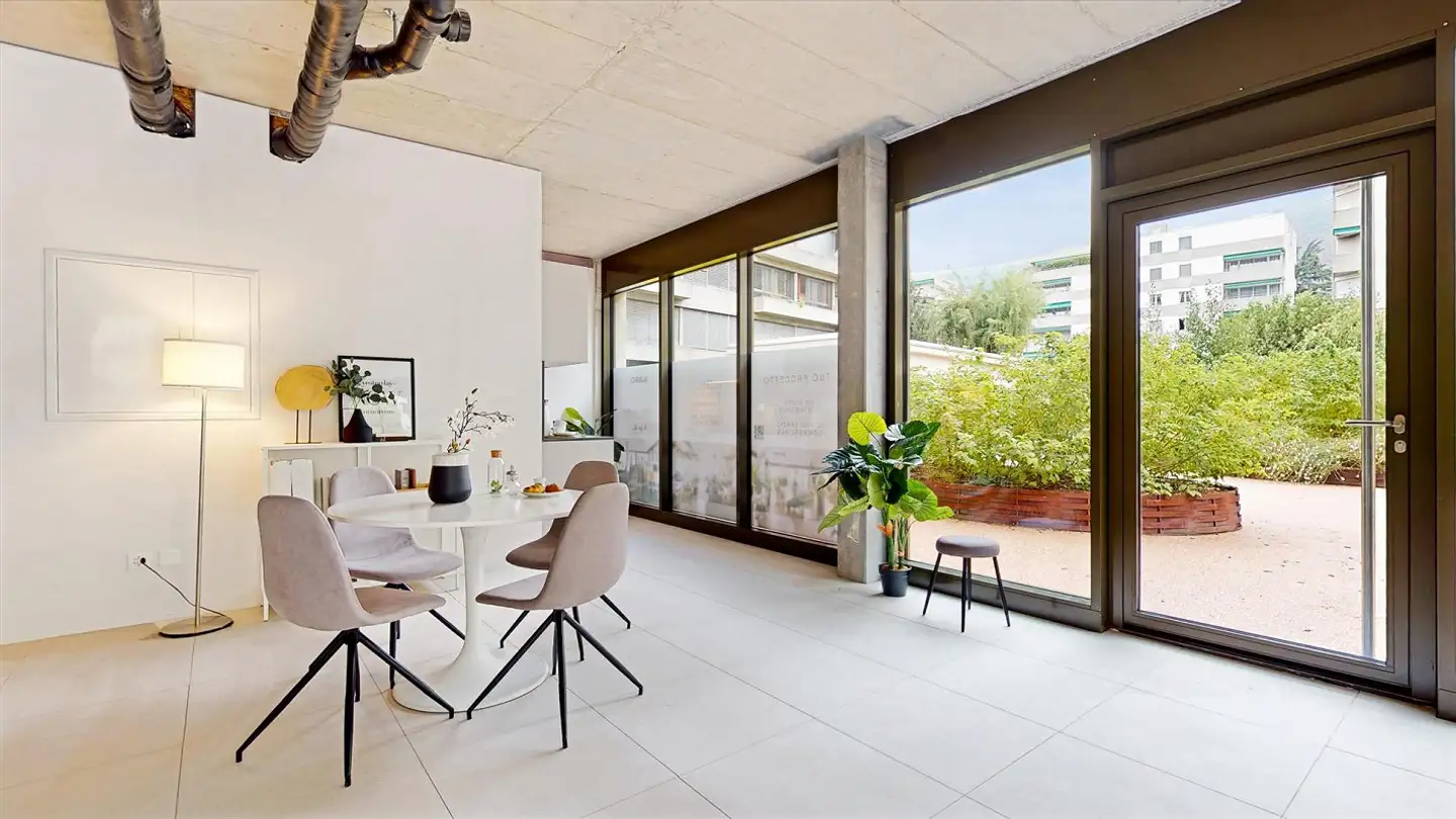 Commercial à louer - Via Degli Albrici 3, 6830 Chiasso